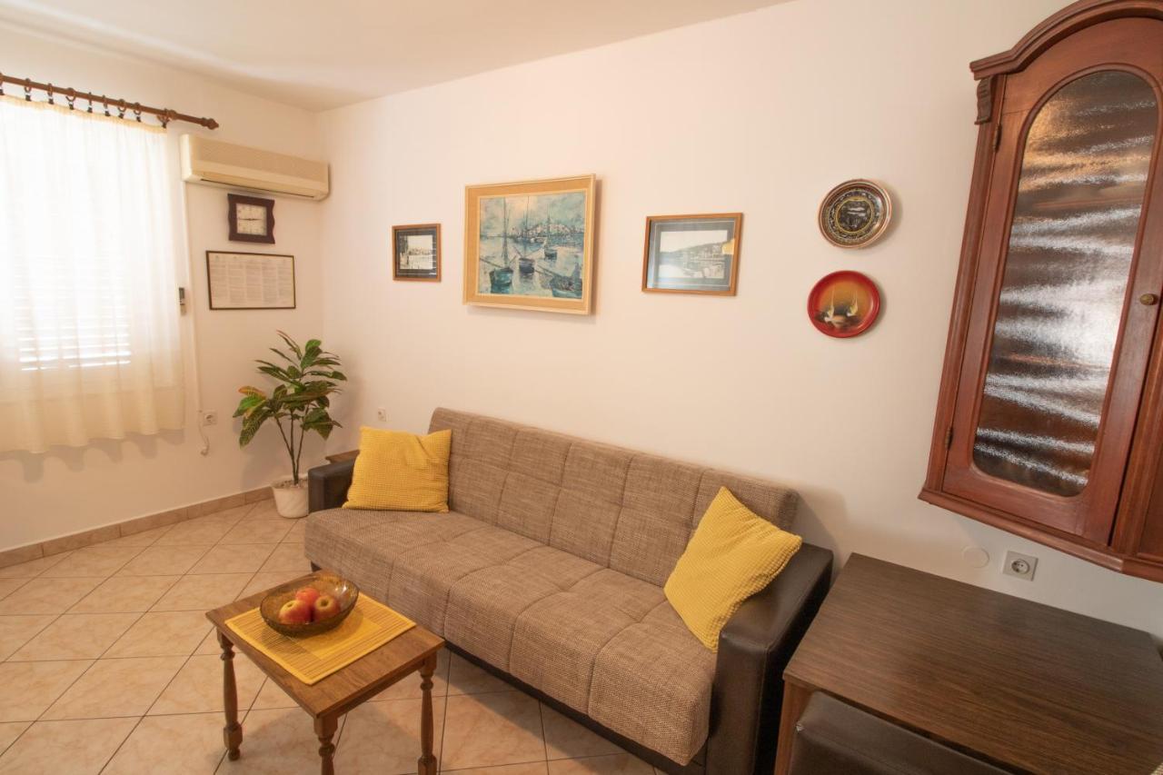 Apartment Mario With Terrace And Sea View Башка Экстерьер фото