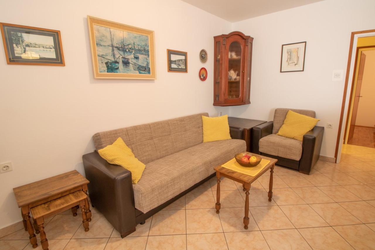 Apartment Mario With Terrace And Sea View Башка Экстерьер фото