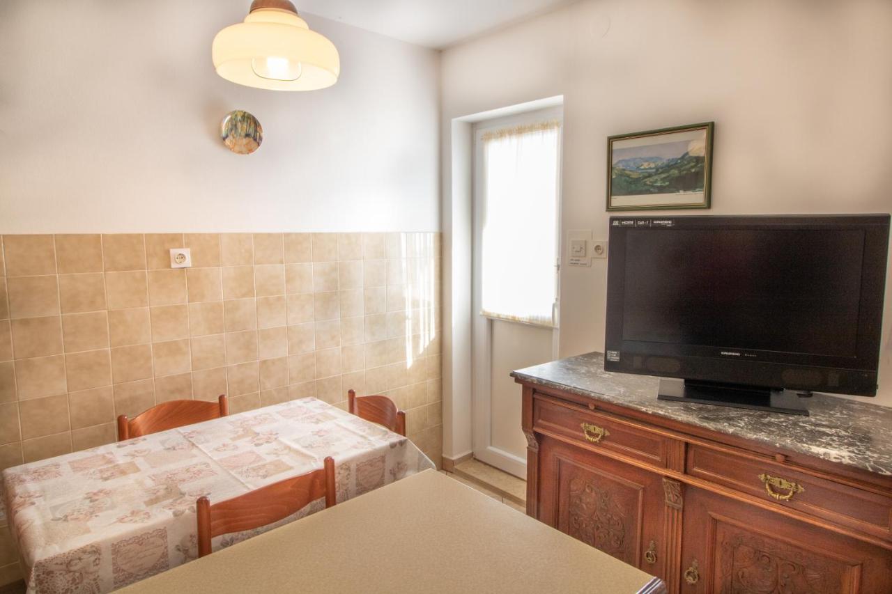 Apartment Mario With Terrace And Sea View Башка Экстерьер фото